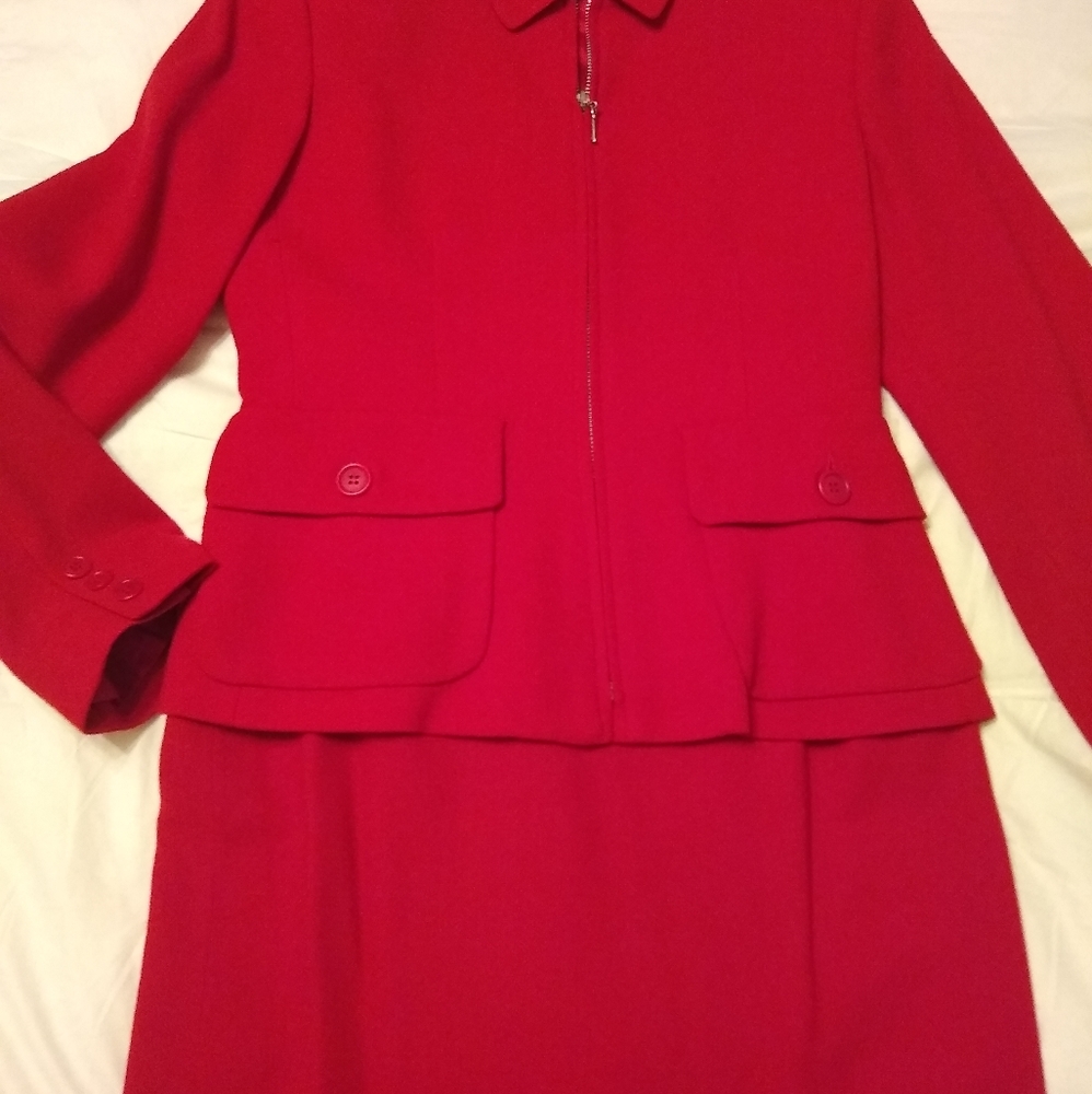 Nautica 2-piece Suit, Cranberry Red, Size 4. Lightweight Wool. Made in USA